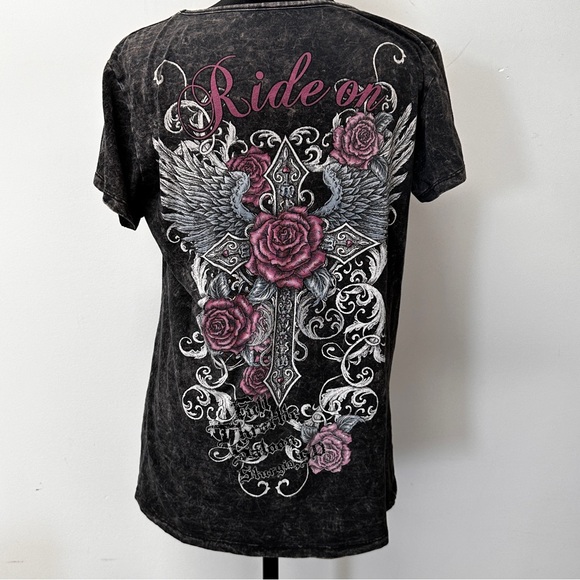 Full Throttle Saloon Ride on round neck short sleeve grey pink white cross roses - Picture 6 of 9